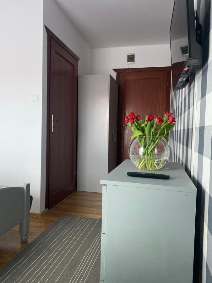 Апартаменты Gosciniec Pod Lipa Миколайки Экстерьер фото
