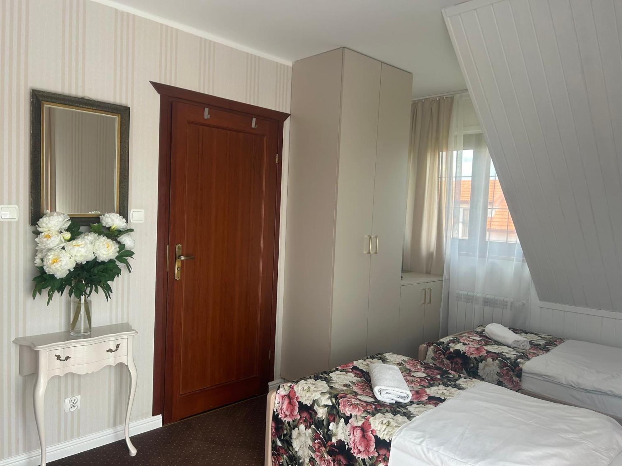 Апартаменты Gosciniec Pod Lipa Миколайки Экстерьер фото